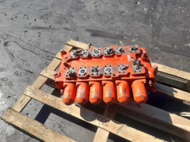 Distribuitor hidraulic OK 2181169 pentru excavator pe roti OK MH PLUS