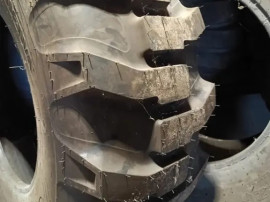 Anvelope noi spate buldo excavator 18.4-26
