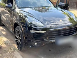 Porsche Cayenne Platinum Edition - Panoramic