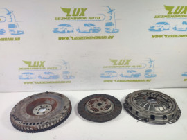 Kit ambreiaj volanta 1.0 tce benzina 301015945r Dacia Sander