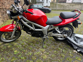 Motocicleta Suzuki 650 cm sv din 2000