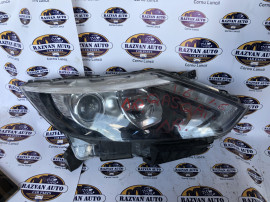 Far dreapta cu lupa Nissan Qashqai 1.2 Benzina 2014