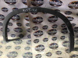 Bandou aripa stanga fata BMW X1 2010