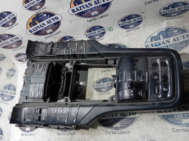 Consola centrala Porsche Cayenne 2013