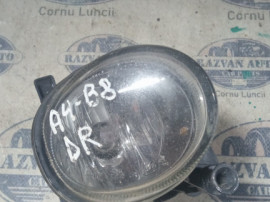 Proiector dreapta Audi A4 B8 2012
