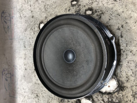 Boxa dreapta fata Volkswagen Tiguan 2010