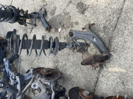 Fuzeta cu amortizor dreapta fata Nissan Qashqai 1.6 2011