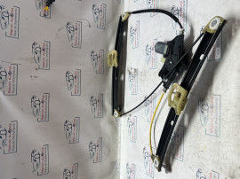 Macara geam dreapta fata Audi A4 B9 Break 2016