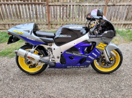 SUZUKI GSXR 600 ! stare FOARTE BUNA
