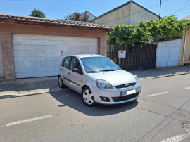 Ford fiesta - 2009 - 99.000 km - navigație/cameră - ca nouă