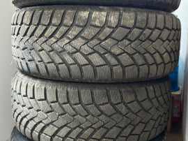 Jante R17 cu cauciucuri de iarna 225/50/R17 DOT 2023