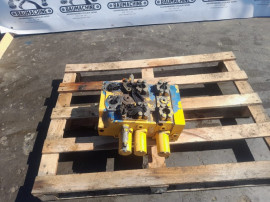 Distribuitor hidraulic M7-3004-02 pentru buldozer Liebherr 732