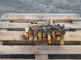 Distribuitor hidraulic Caterpillar 1943T30 buldoexcavator Caterpillar 428
