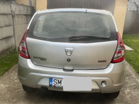 Dacia Sandero 1,4 - 2009 - 7500 lei negociabil