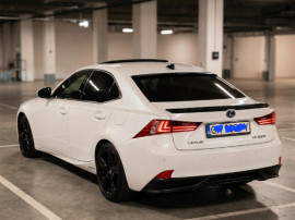LEXUS IS 300H LUXURY ,,Mark Levinson,scaune ventilate,perdeluta electrica