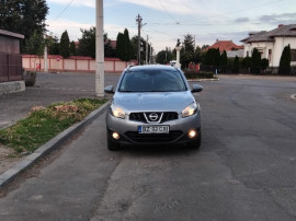 Nissan. Qashqai +2. 7- Locuri-