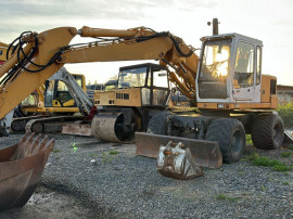 Dezmembrez excavator pe roti Liebherr A314, A316, A318