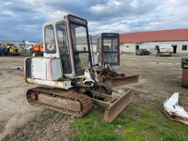 Dezmembrez miniexcavator Takeuchi TB035