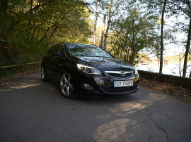 Liciteaza-Opel Astra 2011