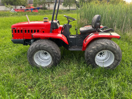 Tractor Antonio Carraro 8400 4x4