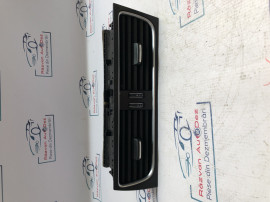 Grila ventilație centrală Audi A5 2013, 8T2820951D