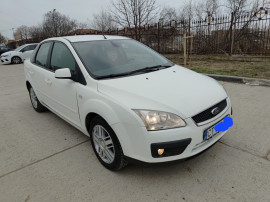 Ford Focus Ghia Berlina