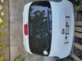 Hayon Nissan 2011