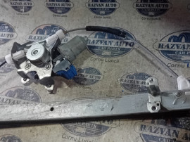 Macara geam dreapta fata Nissan Juke 2011