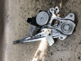 Motoras macara dreapta spate Nissan Juke 2012
