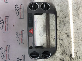 Grila ventilatie centrala Volkswagen Golf 5 Plus 2006