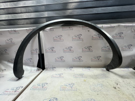 Bandou aripa stanga spate Volkswagen Touareg 2012