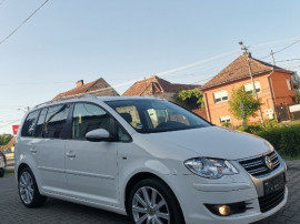 VW Touran R-Line Automatik