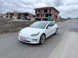 Tesla model 3 dual motor