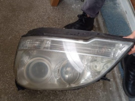 Far st&acirc;nga Mercedes Benz ML350