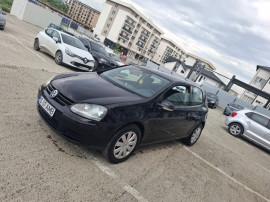 Volkswagen Golf 2007, 1.6 benzina = 1300 euro