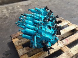 Distribuitor hidraulic Kawasaki 7KMX15JB pentru excavator senile Kobelco SR235SK