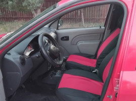 Dacia. Logan. Benzină.