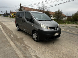 Nissan N V 200