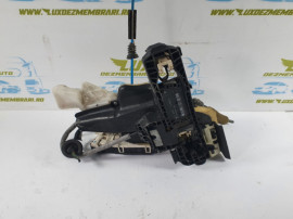 Broasca incuietoare stanga fata a2047202535 Mercedes-Benz C-