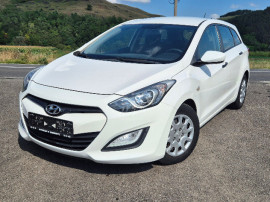 Hyundai i30 Automat 1.6CRDi 110cp Euro5 Navi Clima 6+1 viteze Camera