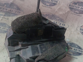 Broasca dreapta fata Nissan Qashqai 2011