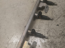 Rampa injectie Dacia Duster 1.6 Benzina 2019