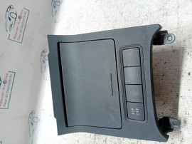 Priza bricheta auxiliara Volkswagen Jetta 2011