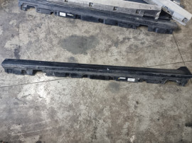 Prag stanga plastic BMW Seria 5 F10 2011