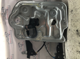 Macara geam stanga fata Nissan Qashqai 2012