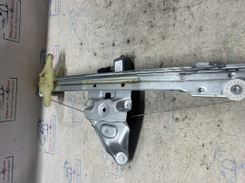 Macara geam dreapta fata Dacia Duster 2019