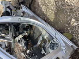 Prag stanga tabla Peugeot 508 Berlina 2011
