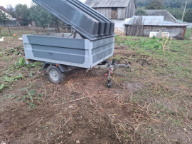 Remorcă fabricată în Italia