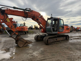 Dezmembrez excavator Hitachi Zaxis ZX 240