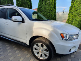 Mitsubishi Outlander 2.2 DI-D 4x4 &ndash; Full Option &ndash; 2012